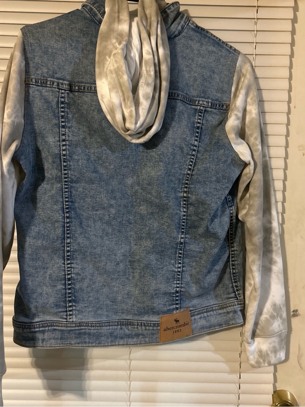 Abercrombie & Fitch Light Blue Denim Jacket with Cream Tie-Dye Sleeves - Picture 2 of 4